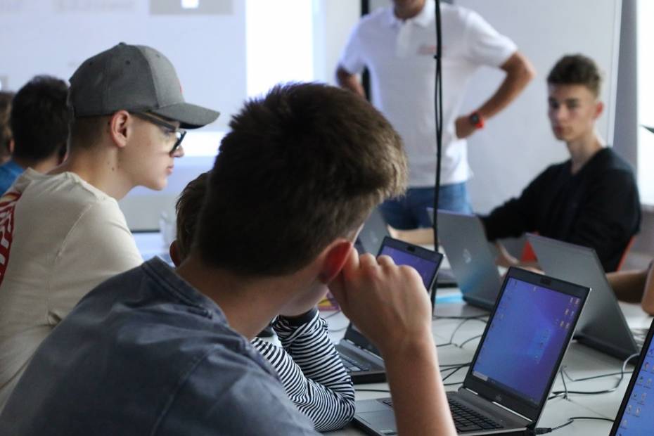 Giganci Programowania prawie podwoili przychody i wchodzą na nowe rynki